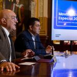 Carnero junto a Alberto Gutiérrez presentando la modificación de la ordenanza de la ORA