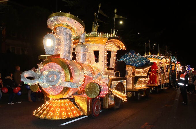 La Cabalgaza de Papá Noel anticipa la Navidad en la capital leonesa