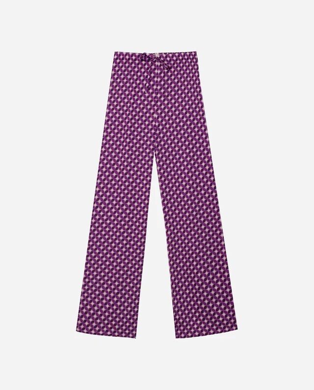 Pantalones de estampado étnico.