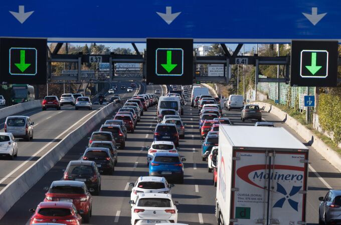 Varios accidentes intensifican el tráfico en plena operación salida navideña