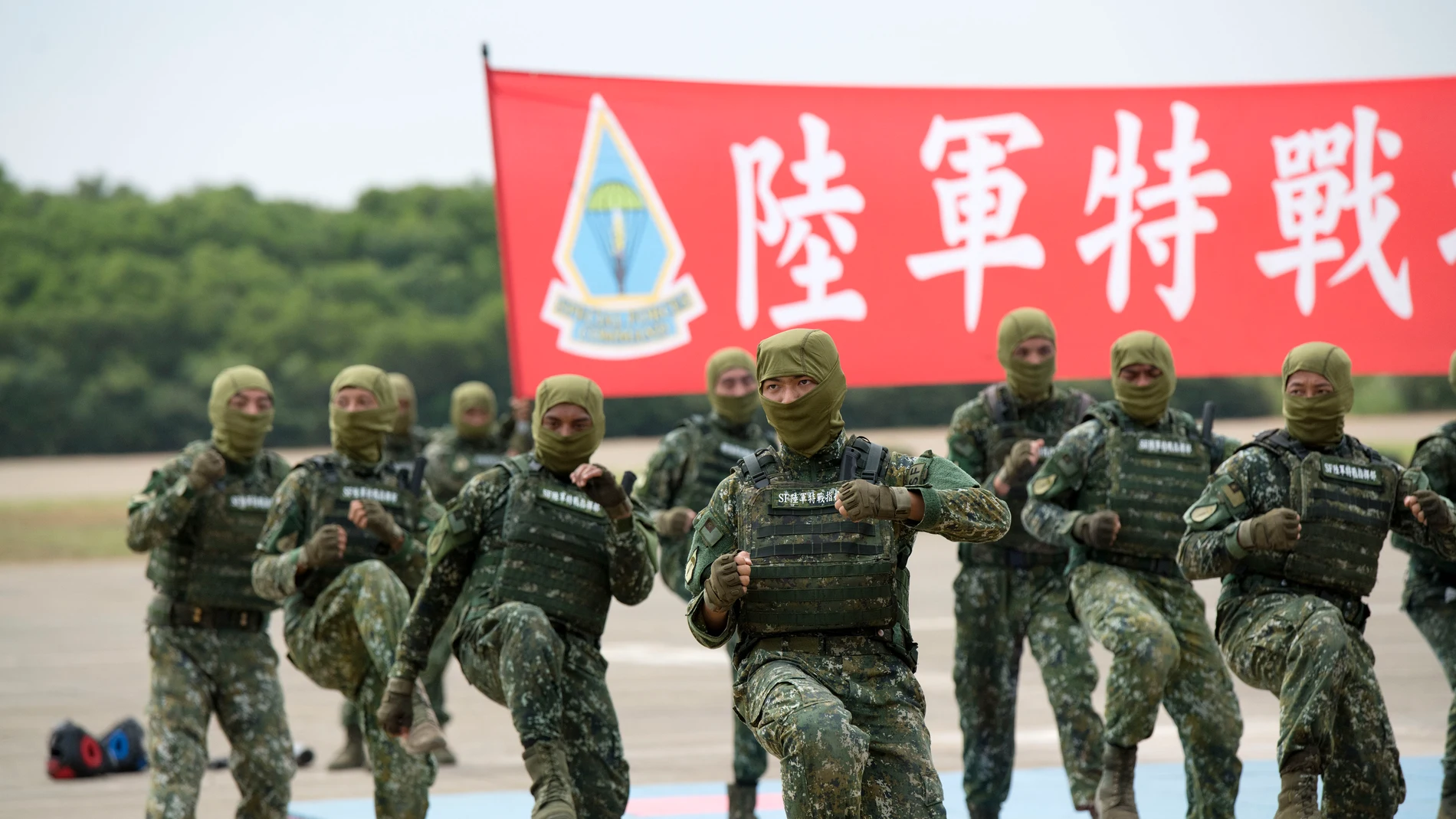(Foto de ARCHIVO) September 21, 2023, Taipei, Taiwan: The Taiwanese Defense Ministry invited media and esteemed guests to the Hukou army base on September 21, 2023 a few days ahead of a public open-house event in northern Taiwan. The spectacle featured an impressive aerial display by the Air Force's Mirage 2000 fighter planes and Apache helicopters, ending with a drill simulating a conflict scenario. Europa Press/Contacto/Brennan O'Connor 21/09/2023 ONLY FOR USE IN SPAIN