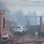 Bomberos en el lugar del accidente en la ciudad de Gramado, en el estado brasileño de Rio Grande do Sul, tras el accidente de avión