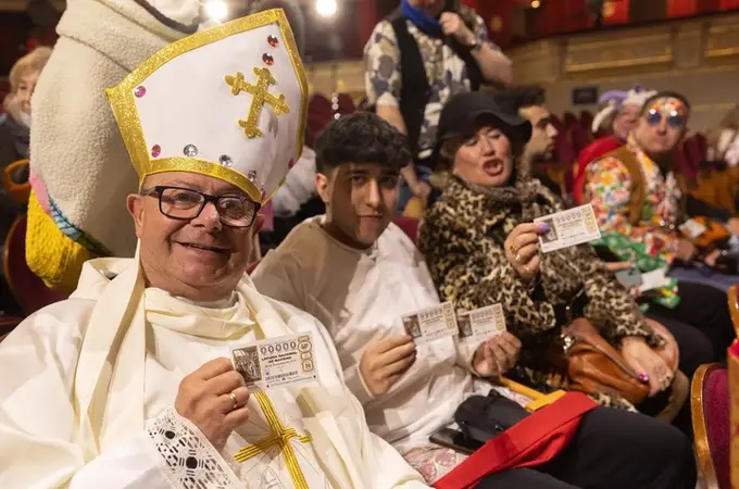 Roban al Papa de la Lotería de Navidad a pocas horas de empezar el sorteo Roban al Papa de la Lotería de Navidad a pocas horas de empezar el sorteo