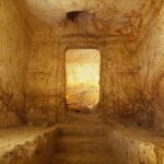 Arqueólogos descubren una tumba de 5.000 años de antigüedad que podría ser la puerta de entrada a un reino prehistórico