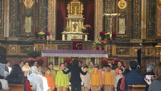 Ana González dirige el Concierto de Navidad de los Pequeños Cantores de la ORCAM, el pasado domingo 22 de diciembre en Chinchón