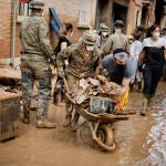 El Rey elige una fotografía de los militares en la DANA para el Mensaje de Nochebuena