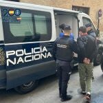 La Policía Nacional detiene a tres varones tras ser sorprendidos robando en un salón de juegos de Murcia
