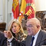 Carnero interviene en el pleno de presupuestos en presencia de Irene Carvajal