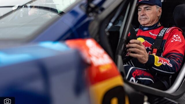 Carlos Sainz, al volante del Ford Raptor T1+