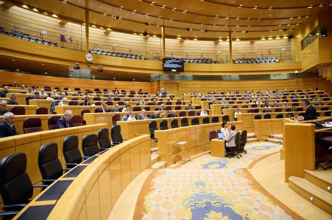 Sesión en el Senado con la bancada socialista vacía