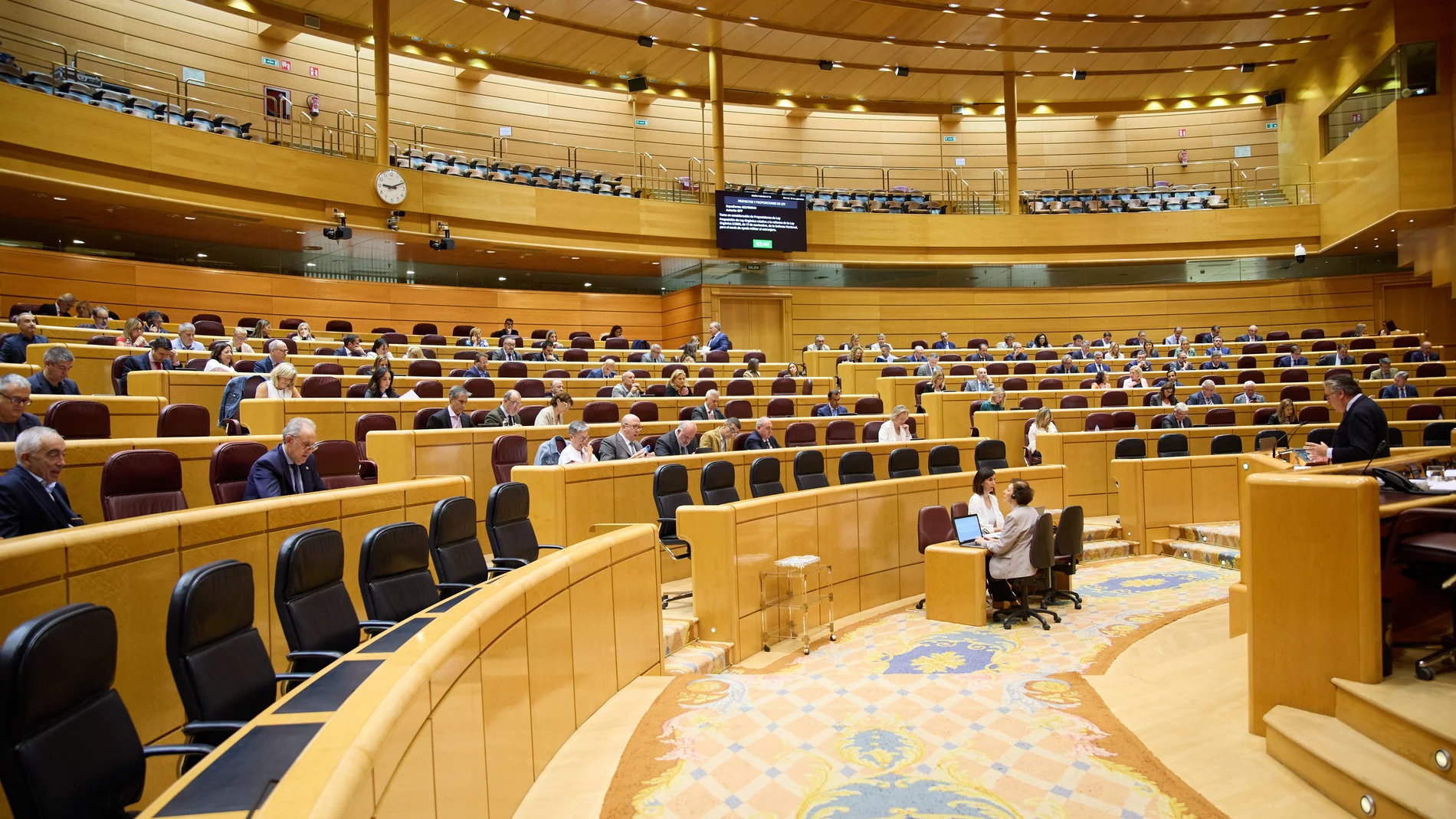 Sesión en el Senado con la bancada socialista vacía
