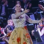 La tonadillera Isabel Pantoja durante el concierto que ha ofrecido ese sábado en Zaragoza, con motivo de la Gira de 50 Aniversario. 