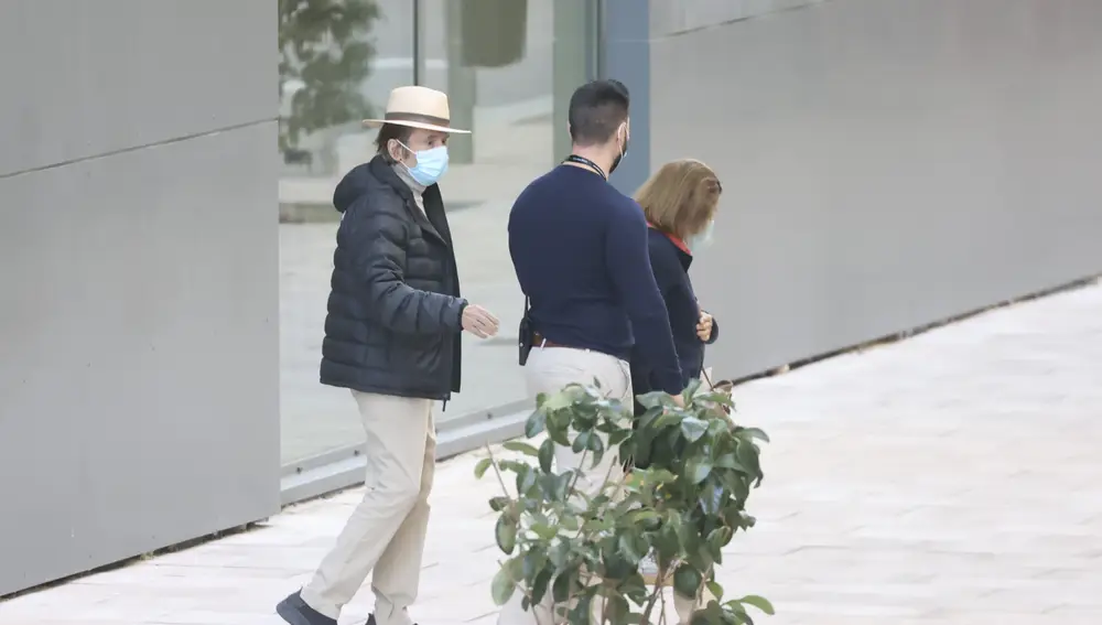 Raphael a su salida del hospital