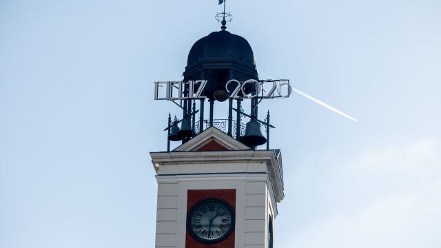 La Puerta del Sol estrena cartel luminoso para las Campanadas de Nochevieja