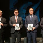 Mañueco presenta el libro junto a su autor, Francisco Blanco Prieto; Enrique Cabero y García Carbayo