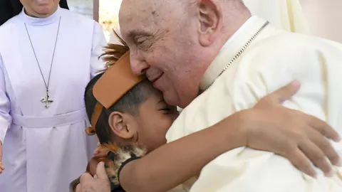 La gira por Asia, el Sínodo en el que votaron mujeres y el clamor contra las guerras marcan el 2024 del Papa Francisco