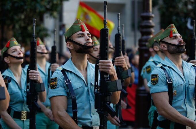 La Legión desfila durante la celebración del día de la Toma