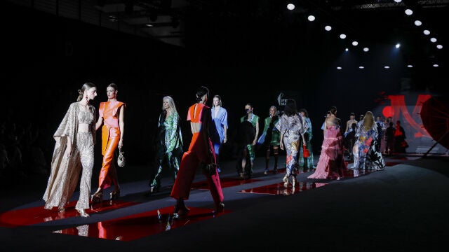 El último desfile de Lola Casademunt en MBFW Madrid.