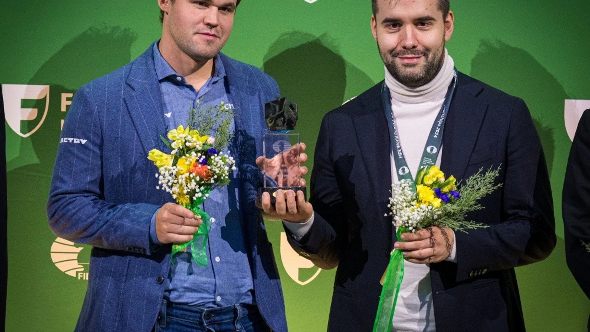 Carlsen y Nepomniachtchi compartieron el título mundial de partidas rápidas
