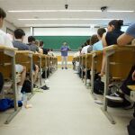MURCIA.-El 2025 será el año del primer examen de la nueva Selectividad y en el que se prohibirán bebidas azucaradas en colegios