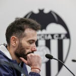 El entrenador del Valencia, Carlos Corberán, ofrece este jueves la rueda de prensa previa al partido de LaLiga