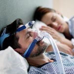 El abordaje más común de este trastorno es la terapia de presión continua positiva (CPAP, por sus siglas en inglés)