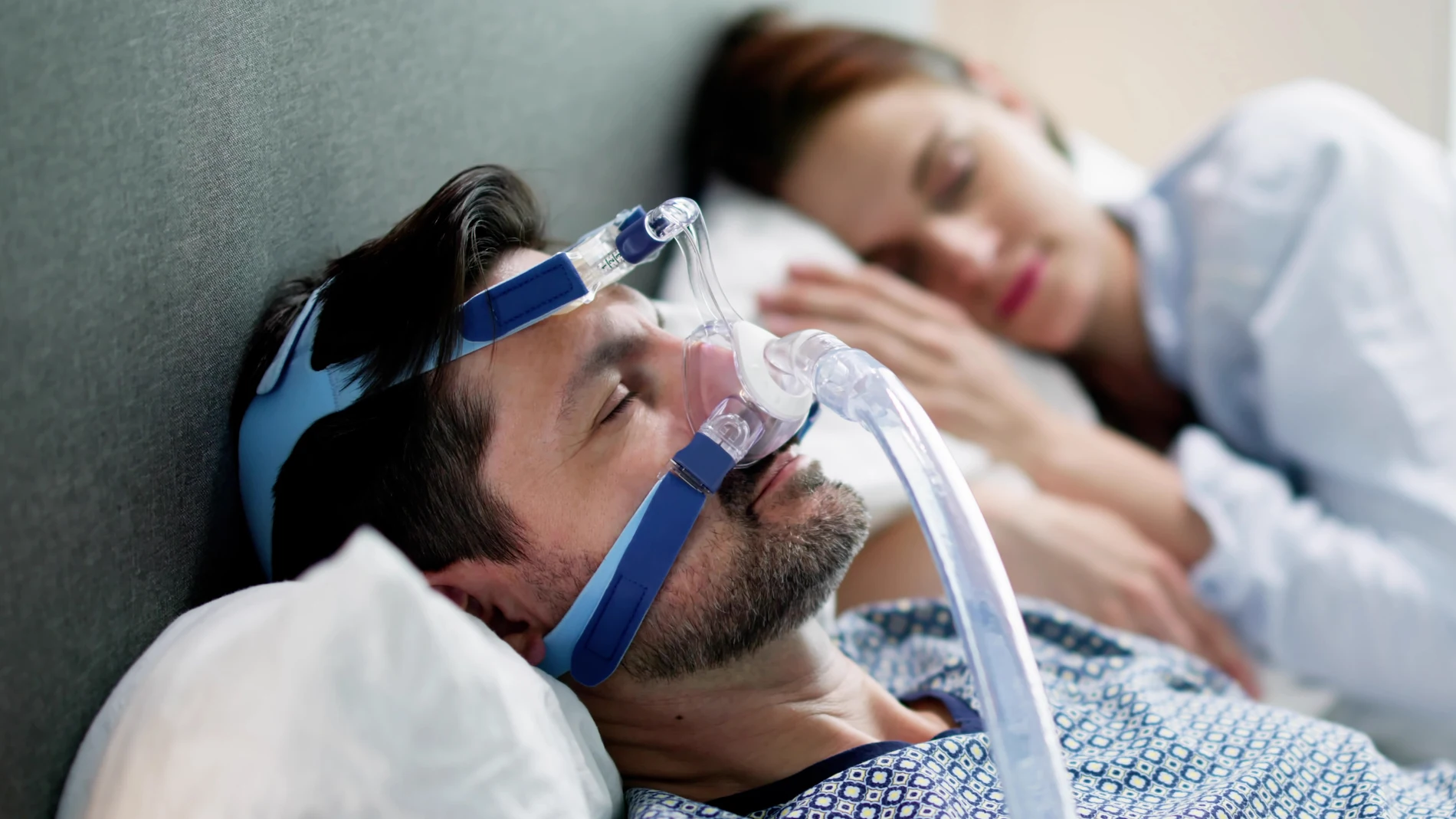 El abordaje más común de este trastorno es la terapia de presión continua positiva (CPAP, por sus siglas en inglés)
