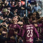 El Pontevedra celebra un gol con su afición en Pasarón