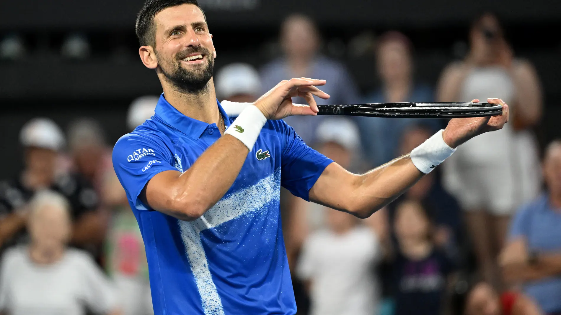 Brisbane (Australia), 02/01/2025.- Novak Djokovic of Serbia celebrates winning his round of 16 match against Gael Monfils of France at the Brisbane International tennis tournament in Brisbane, Australia, 02 January 2025. (Tenis, Francia) EFE/EPA/DARREN ENGLAND AUSTRALIA AND NEW ZEALAND OUT