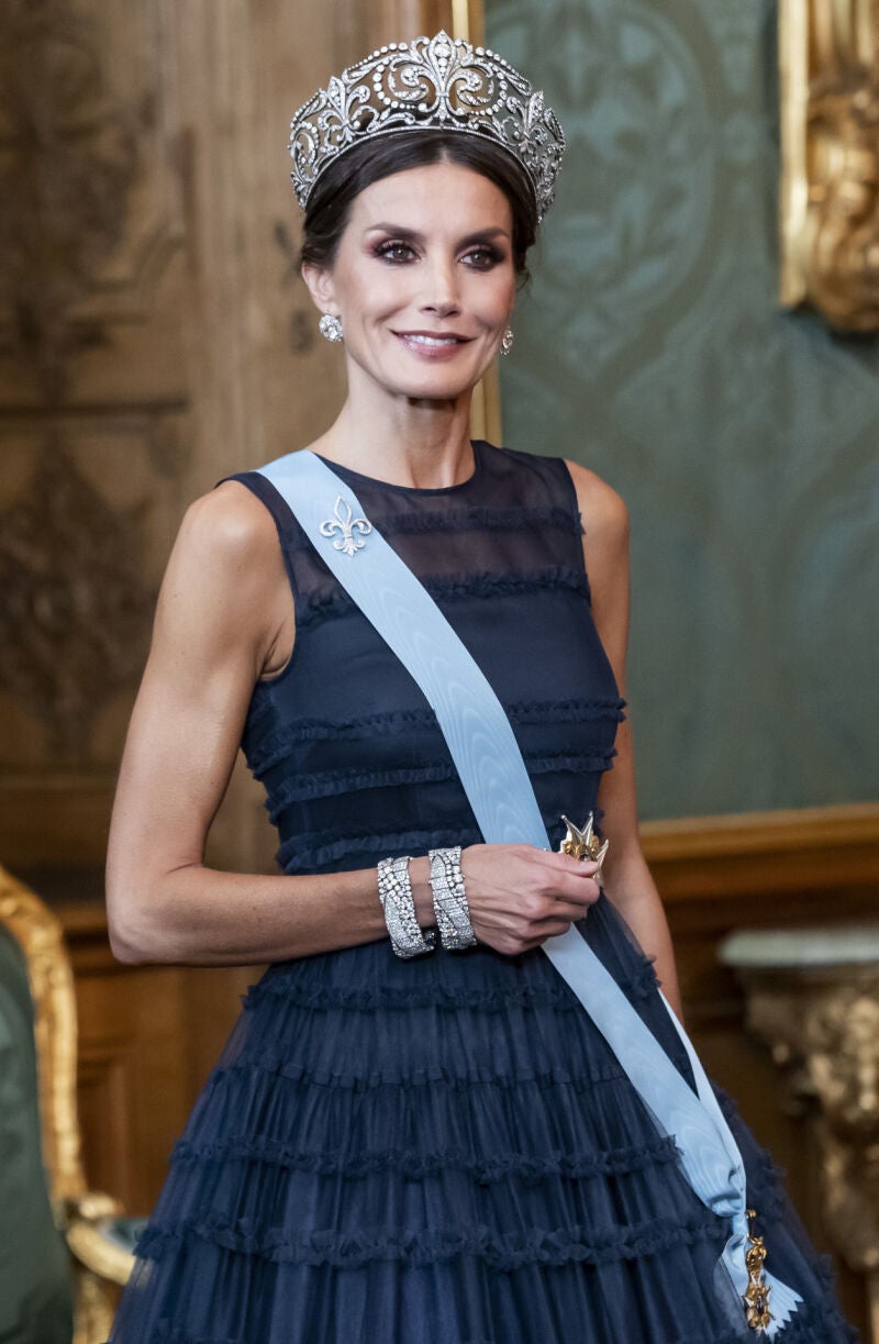 La Reina Letizia en Suecia con vestido de gala de H&M