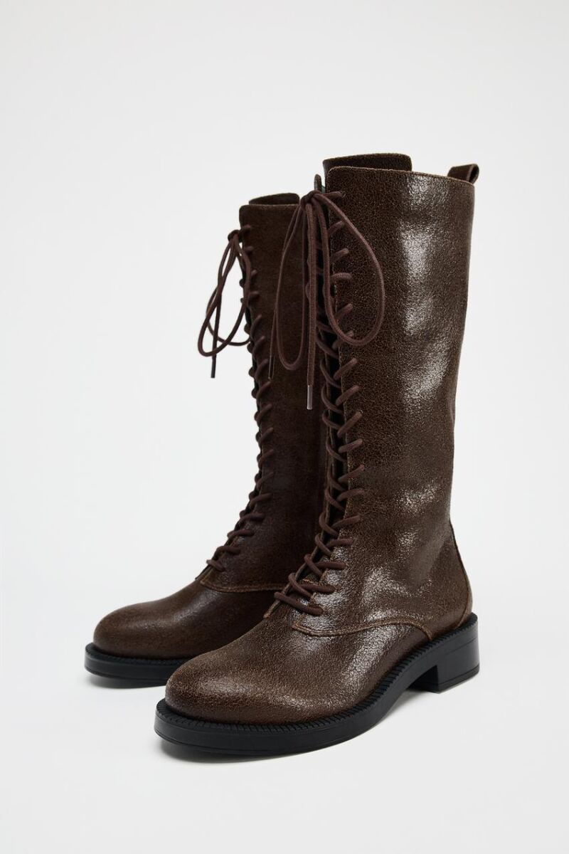 Bota plana cordones piel
