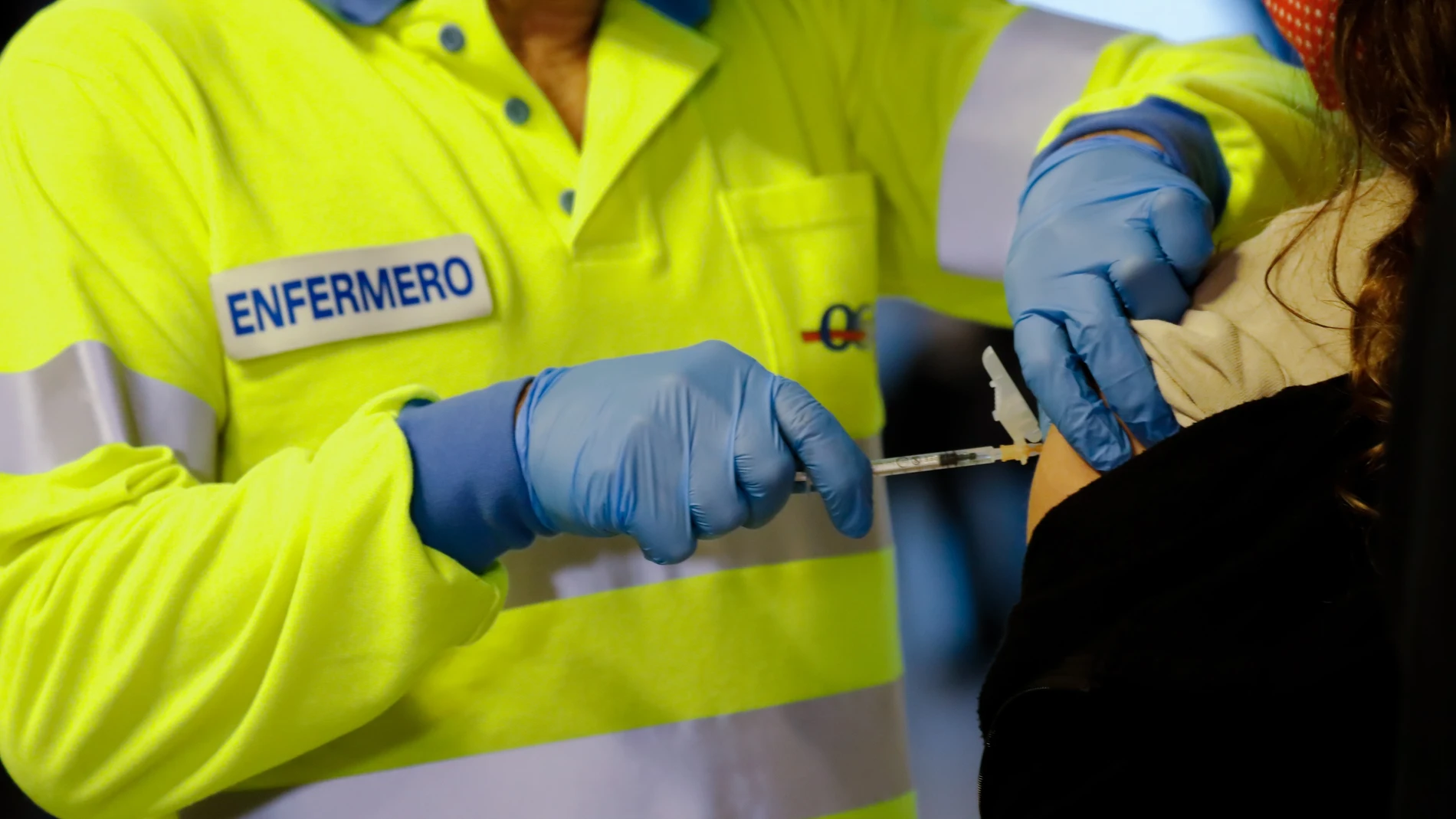 Comienza el proceso de vacunación frente a la covid-19 a menores de entre 8 y 11 años en el palacio de los deportes de Murcia