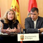 La alcaldesa de Burgos, Cristina Ayala, durante el desayuno informativo