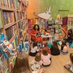 Lola Navajas, en la Librería Lobo Flaco de Getafe