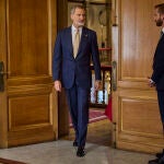 Sus Majestades los Reyes Felipe VI Y doña Letizia, acompañados de Sus Altezas Reales la Princesa de Asturias, Leonor y la Infanta Doña Sofía durante las Audiencias en el Hotel Reconquista. Con los galardonados con los premios “Fin de Grado 2023” de la Universidad de Oviedo. Y los galardonados con las “Medallas de Asturias 2024” “Hijo predilecto 2024” e “Hijos Adoptivos 2024” © Alberto R. Roldán / Diario La Razón. 25 10 2024