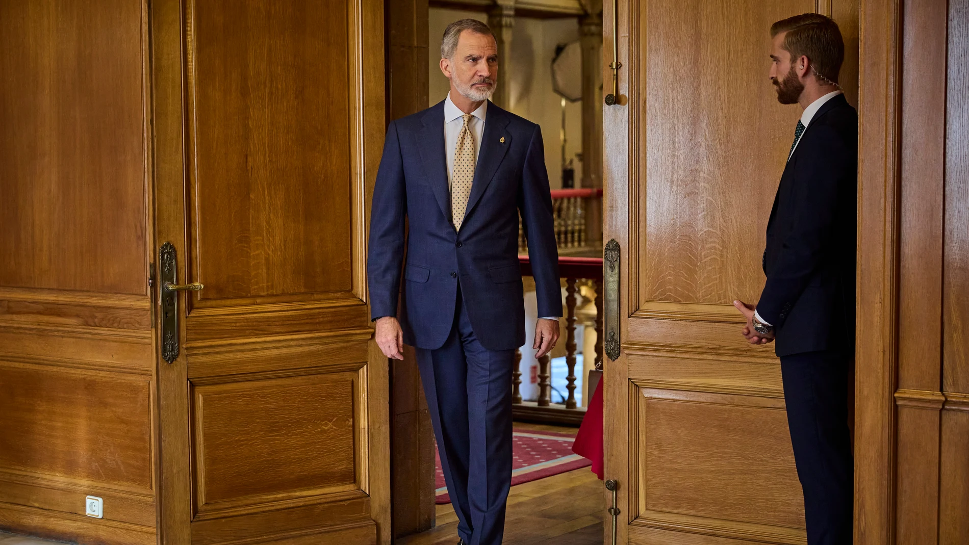 Sus Majestades los Reyes Felipe VI Y doña Letizia, acompañados de Sus Altezas Reales la Princesa de Asturias, Leonor y la Infanta Doña Sofía durante las Audiencias en el Hotel Reconquista. Con los galardonados con los premios “Fin de Grado 2023” de la Universidad de Oviedo. Y los galardonados con las “Medallas de Asturias 2024” “Hijo predilecto 2024” e “Hijos Adoptivos 2024” © Alberto R. Roldán / Diario La Razón. 25 10 2024