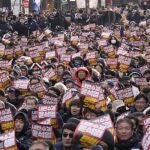 Asia Protesters stage a rally to demand South Korean President Yoon Suk Yeol's impeachment in Seoul, South Korea, 