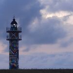 El faro multicolor que tienes que visitar en Cantabria