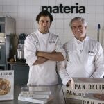 Los Cocheteux, padre e hijo, acaban de editar el libro «Pan.Delirio. Honestamente artesanal», editado por Planeta Gastro