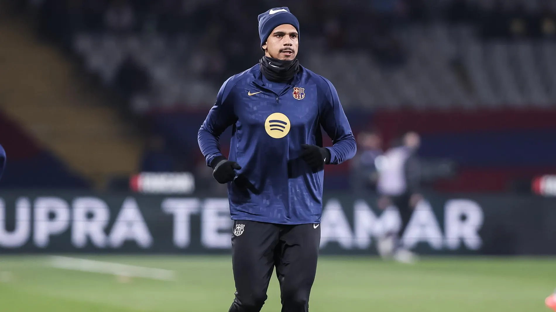 Fútbol.- Ronald Araujo confiesa "mal gusto" por Dani Olmo y Pau Víctor: "Esperemos que el club lo resuelva"