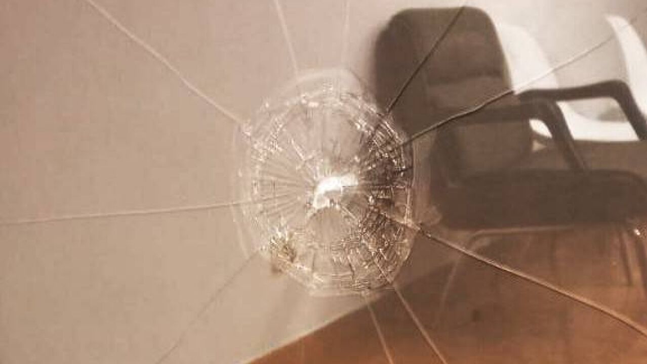 VOX denuncia un ataque vandálico contra su sede en Burgos