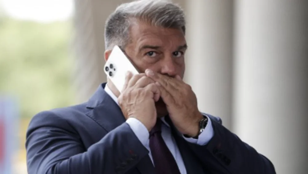 Nuevo lío para Laporta: investigan al presidente del Barça por estafar a una familia que ganó la Primitiva