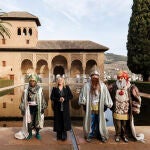 SSMM Reyes Magos visitan la Alhambra y los hospitales antes de repartir ilusión (Granada)