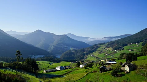 El pueblo más bonito y desconocido de Asturias ubicado sobre un enorme meandro, ¿lo conoces?
