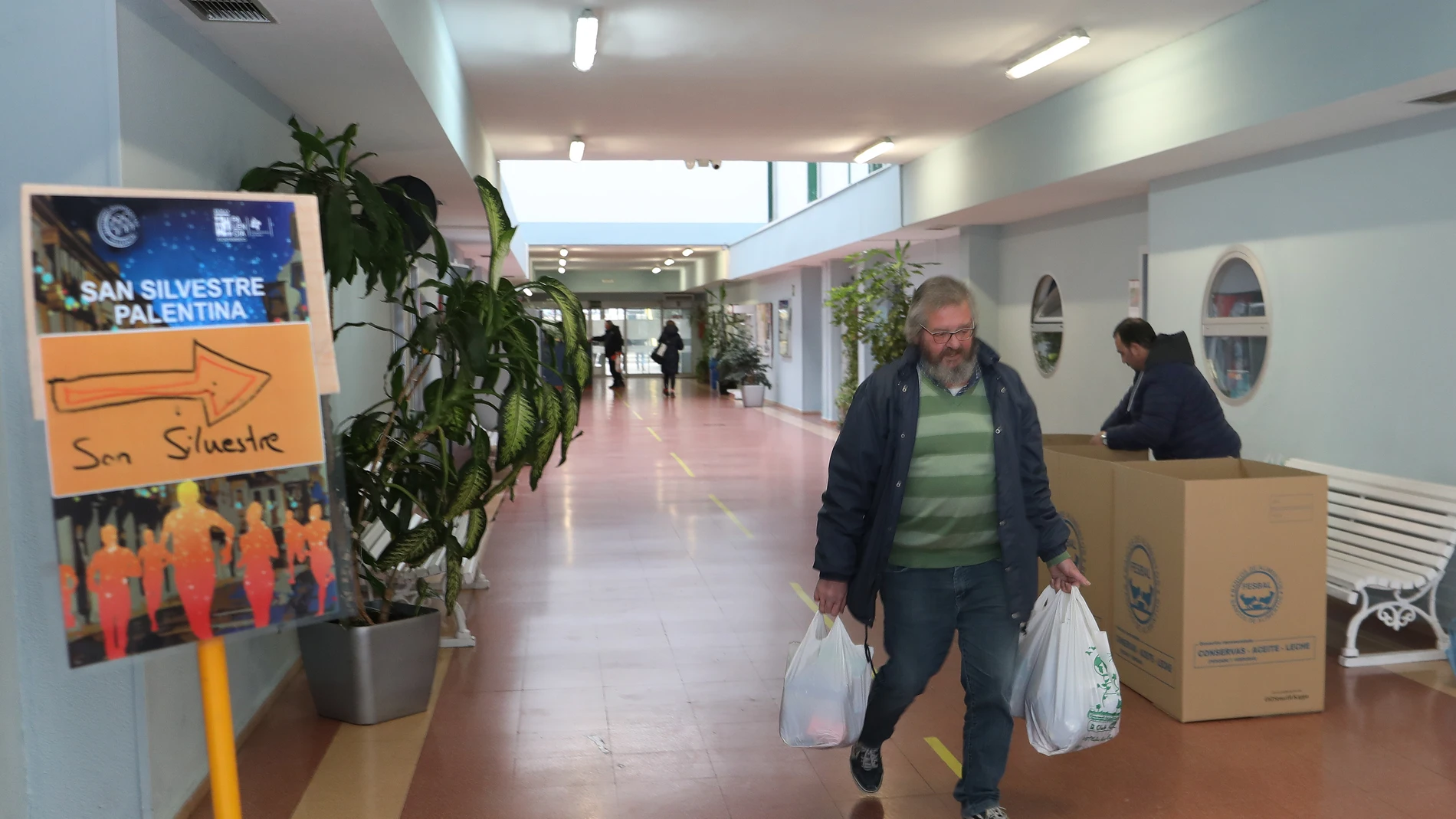 Banco de Alimentos de Palencia Recogida de alimentos en el pabellón deportivo de Eras de Santa Marina