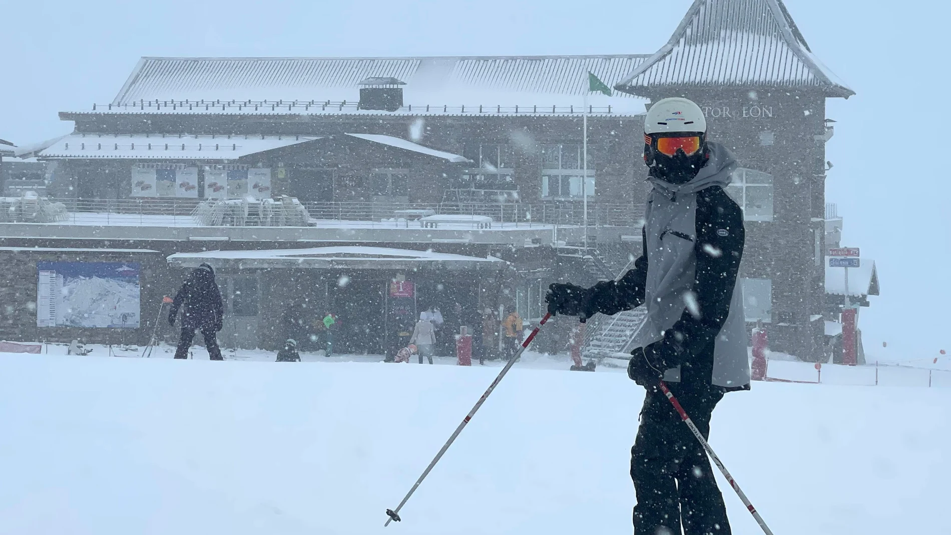 La nevada caída la madrugada del 6 de enero dejó 14 kilómetros esquiables en la estación granadina