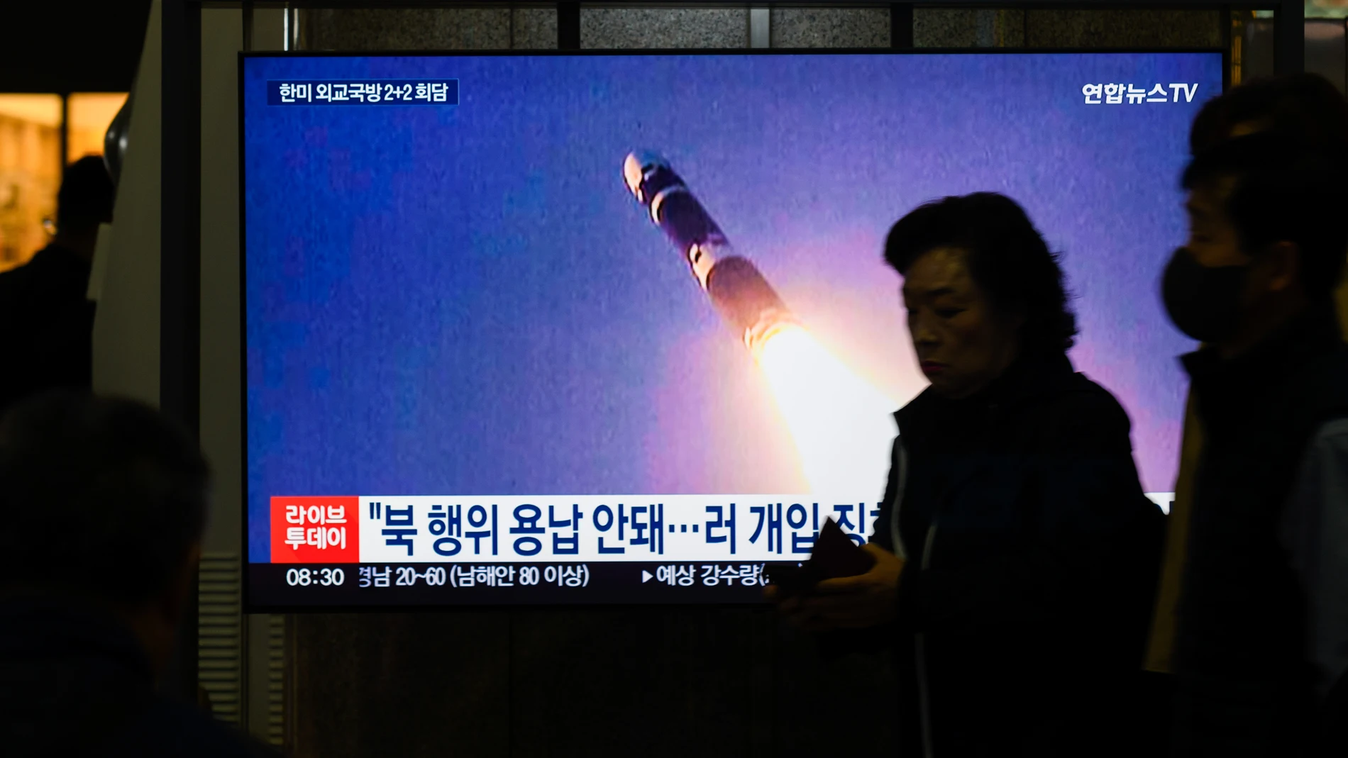 (Foto de ARCHIVO) November 1, 2024, Seoul, South Korea: A 24-hour Yonhapnews TV broadcast at Yongsan Railway Station in Seoul showing a news broadcast of a test launch of new intercontinental ballistic missile (ICBM) ''Hwasong-19'' at an undisclosed place in North Korea. North Korea's Korean Central News Agency (KCNA) said on November 1 that it successfully test-fired the new Hwasong-19 intercontinental ballistic missile (ICBM) the previous day, with its leader Kim Jong Un saying the country...