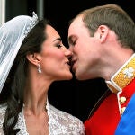 Kate Middleton y el príncipe Guillermo el día de su boda