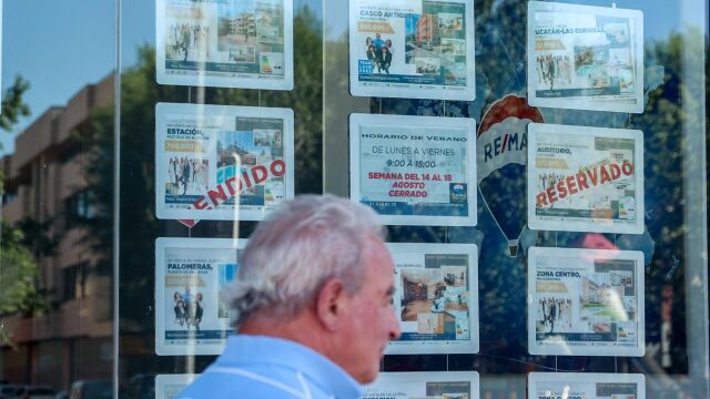 Escaparate de una inmobiliaria. 