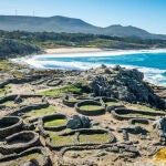 Este asentamiento arqueológico es un viaje en el tiempo en el corazón de la Rías Baixas